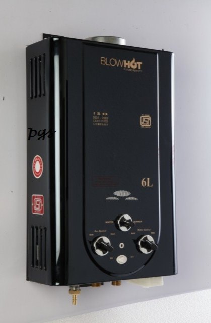 Instant Gas Water Heater, Capacity: 0-10 litres, Model Number: Blowhot Black SS