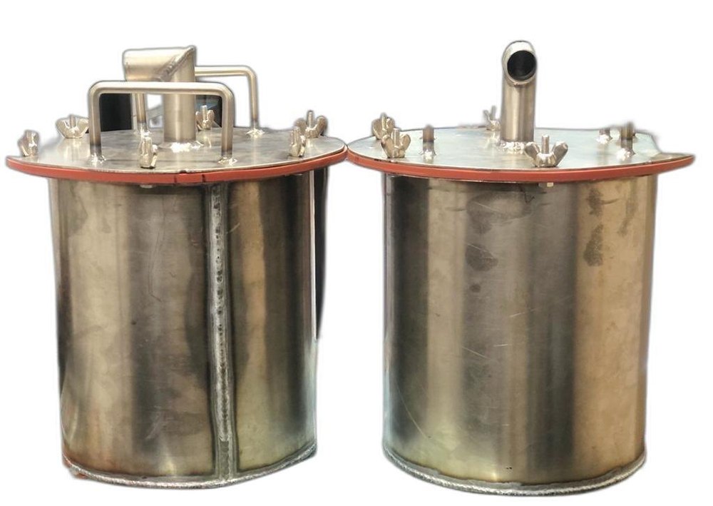 TITANIUM HEATING AND COOLING TANKS