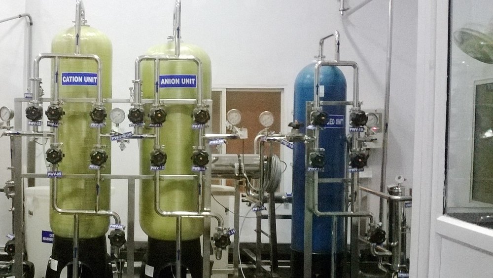 Reverse Osmosis Carbon Steel Demineralisation Plants, For Industrial, Water Storage Capacity: 2000 L img