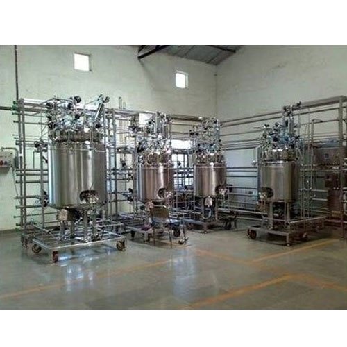 Stainless Steel Pharmaceutical Water Plant, Chlorination, Water Storage Capacity: 1000 - 2000 L