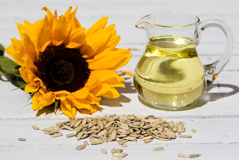 Liquid Mono Saturated Extra Virgin Sunflower Oil, Packaging Type: Loose img